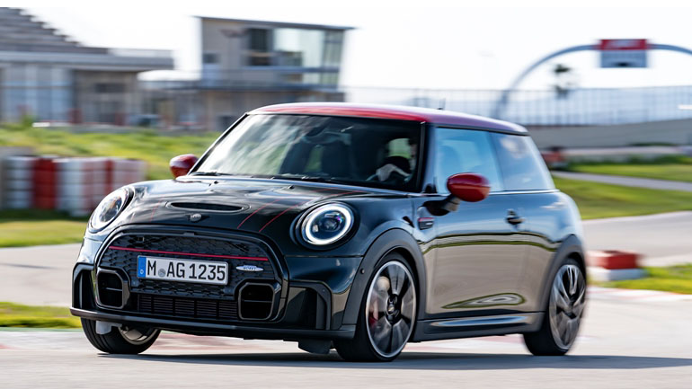 MINI John Cooper Works: Για τους λάτρεις της γρήγορης οδήγησης